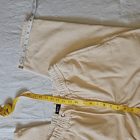 Man boohooMAN corduroy baggy pants size 30R - Picture 14 of 17